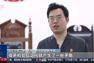 维拉球迷半场高唱“滕哈赫明天要下课”，结果被连扳三球逆转